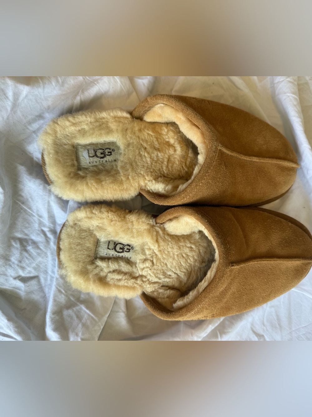 UGG Chestnut Brown Shearling Slip-On Slippers women’s 10 men’s 8